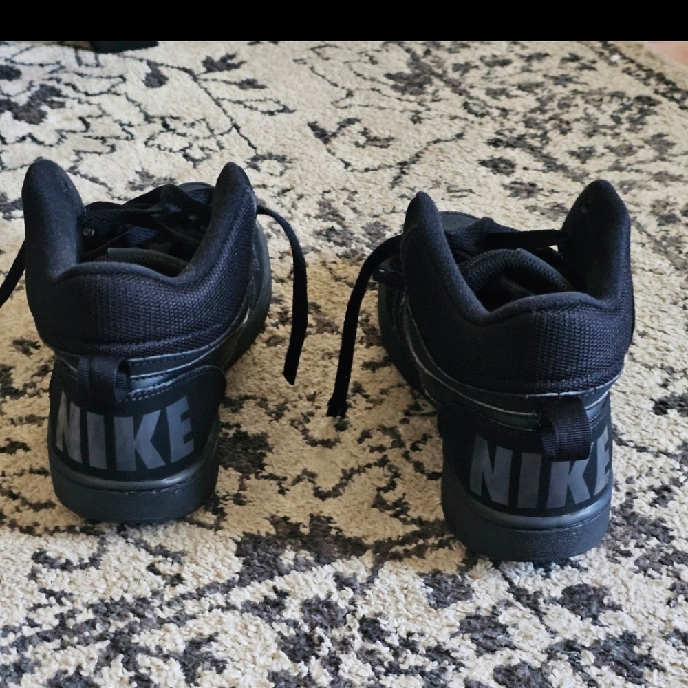 Nike Borough Mid Blk, Sz 6